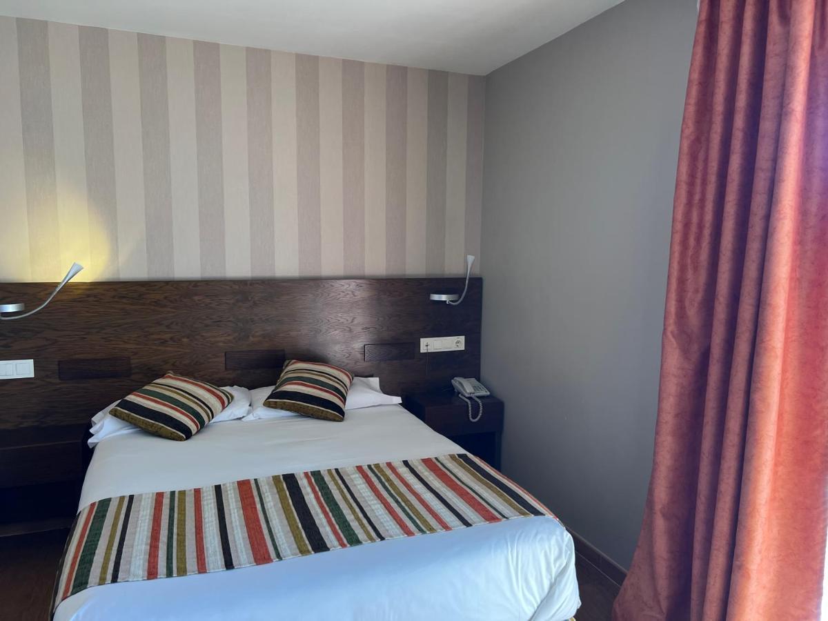 Hostal Los Coronales — Foto 1